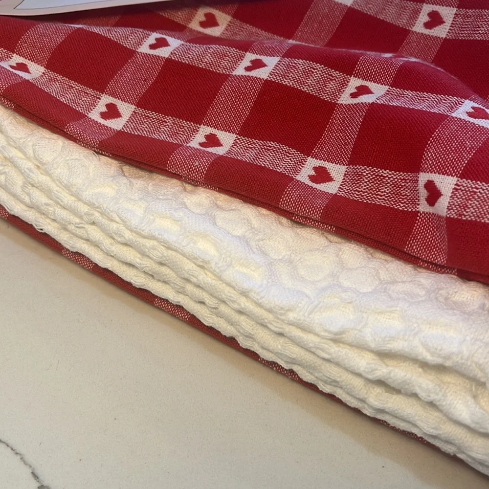 Cupcakes & Cashmere Valentine’s Towels Hearts and Plaid Set of 4 NEW